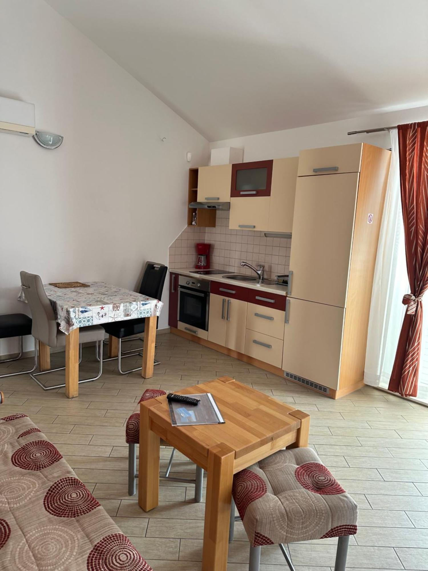 Apartments Villa Eva Slano Eksteriør bilde