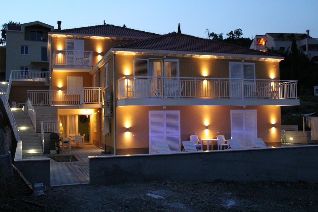 Apartments Villa Eva Slano Eksteriør bilde